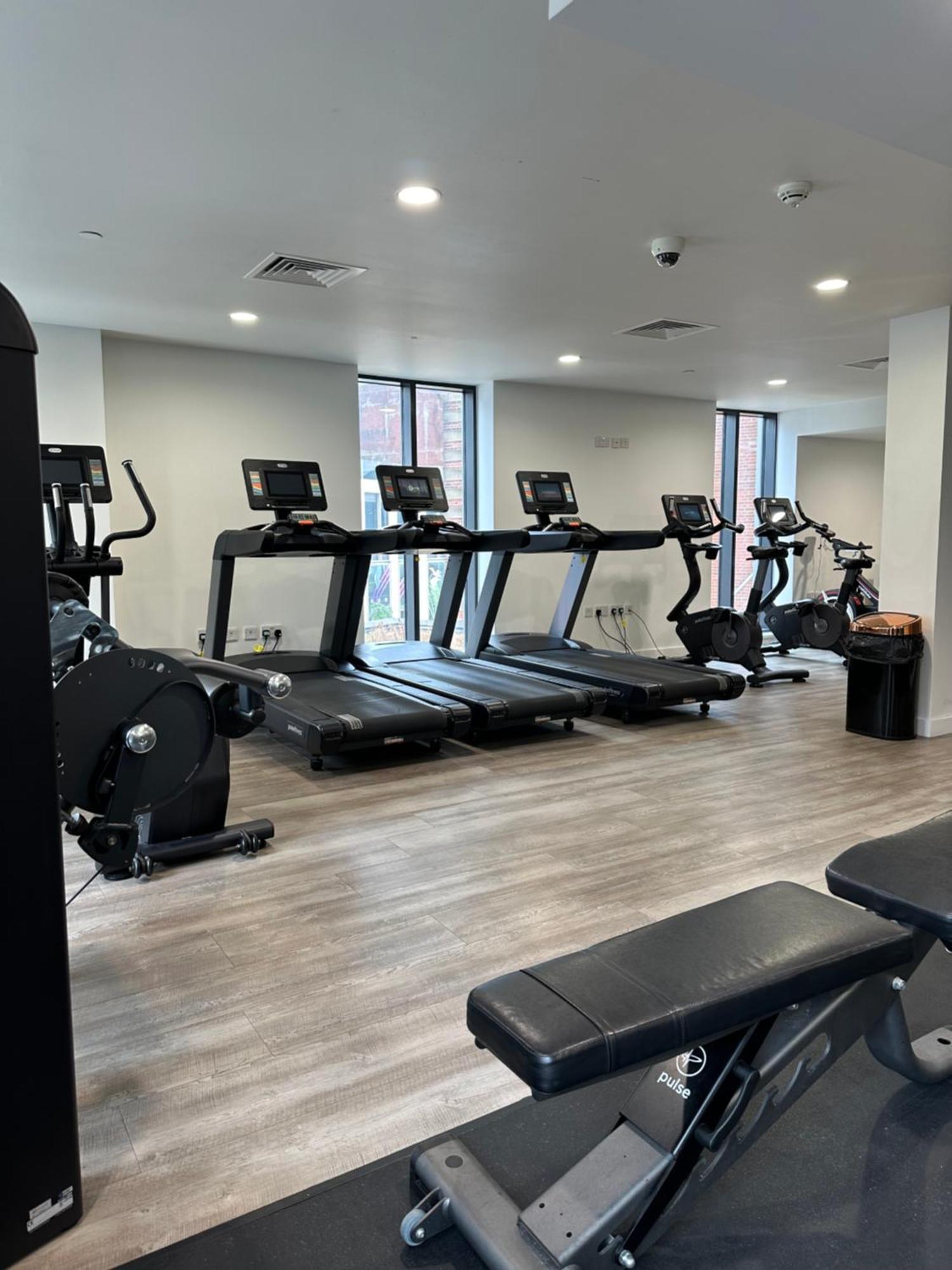 Apartment Cozy Centre With Free Parking And Free Gym